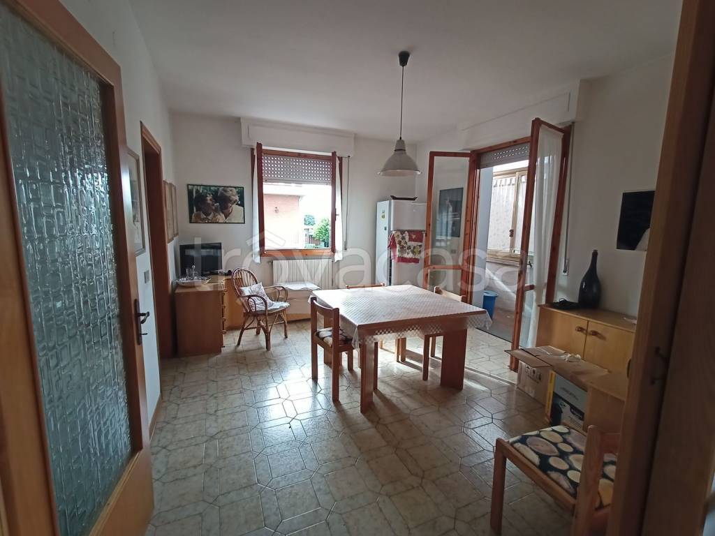 appartamento in vendita a Crespina Lorenzana in zona Cenaia