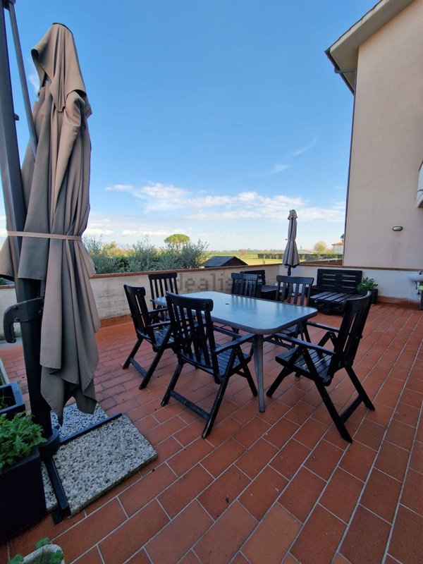 appartamento in vendita a Crespina Lorenzana in zona Cenaia