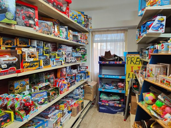 negozio in vendita a Crespina Lorenzana