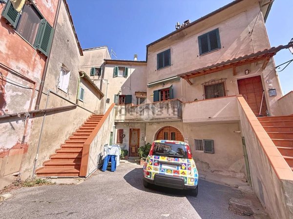 appartamento in vendita a Crespina Lorenzana in zona Lorenzana