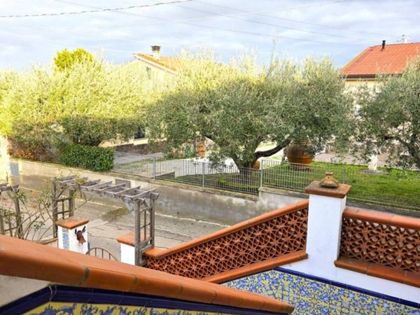 casa indipendente in vendita a Crespina Lorenzana in zona Siberia