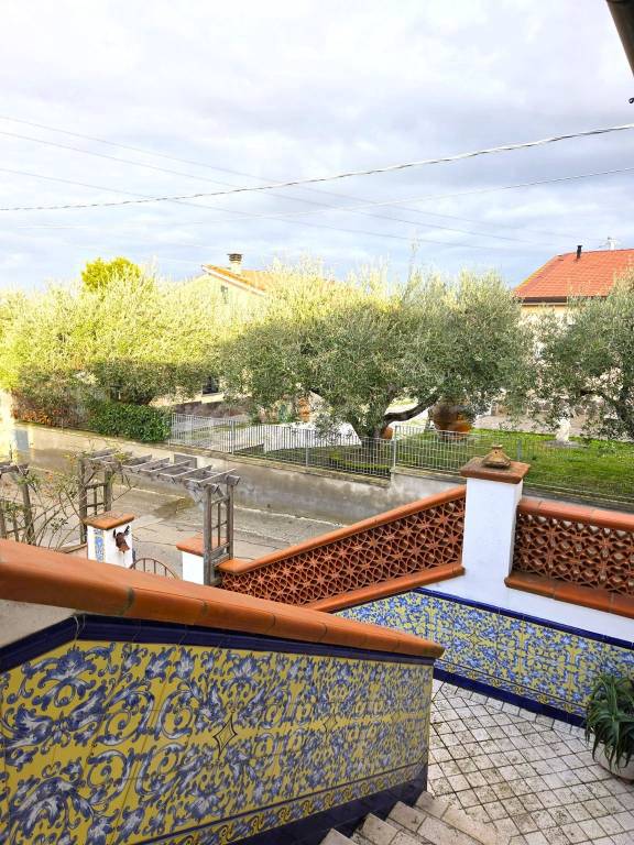 casa indipendente in vendita a Crespina Lorenzana in zona Siberia