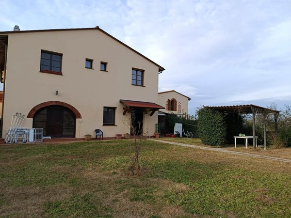 appartamento in vendita a Crespina Lorenzana in zona Cenaia