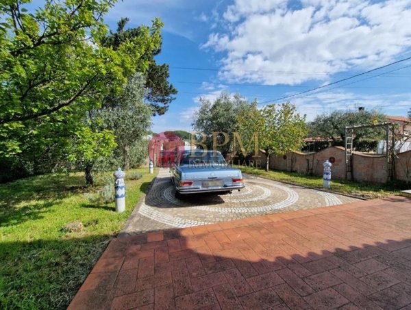 pentavano in vendita a Crespina Lorenzana