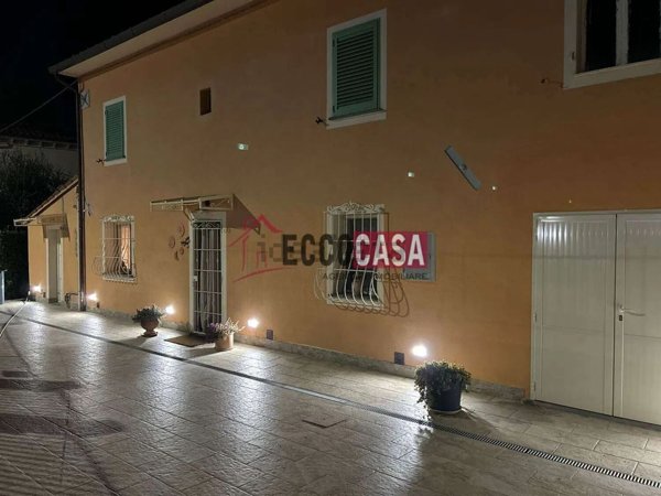 casa indipendente in vendita a Crespina Lorenzana in zona Cenaia