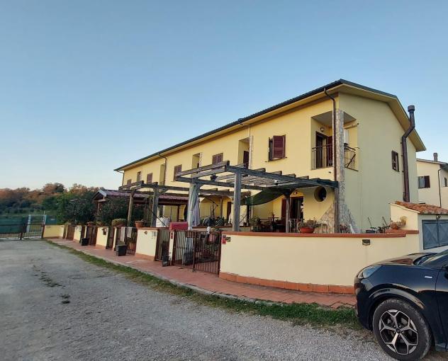 casa indipendente in vendita a Crespina Lorenzana