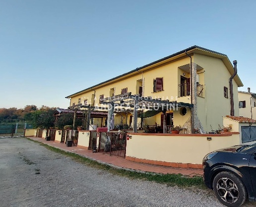 casa indipendente in vendita a Crespina Lorenzana in zona Crespina