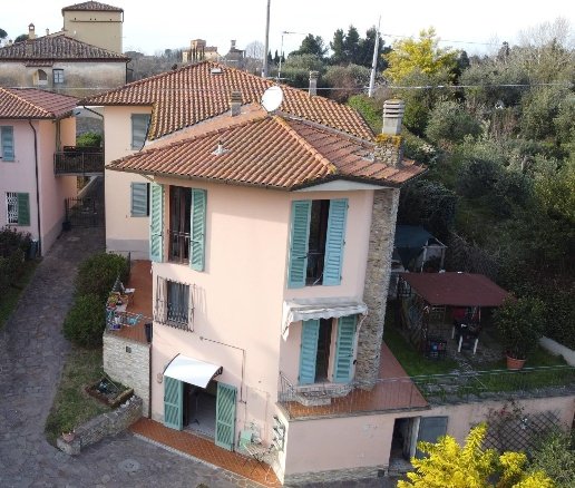 casa indipendente in vendita a Crespina Lorenzana in zona Crespina