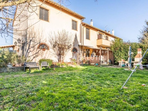 casa indipendente in vendita a Crespina Lorenzana in zona Crespina