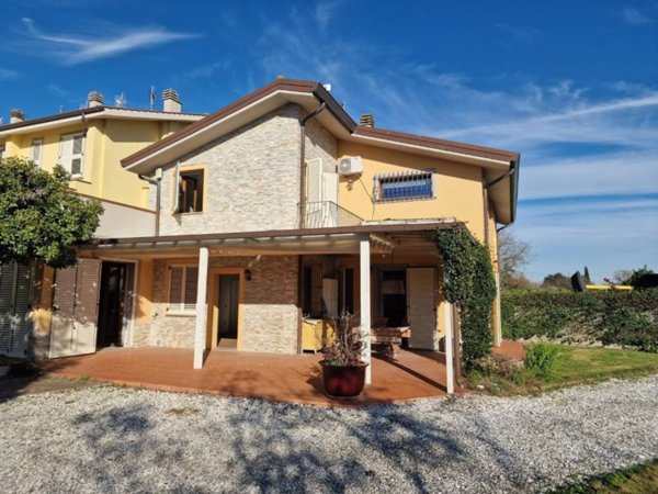 casa indipendente in vendita a Crespina Lorenzana in zona Cenaia