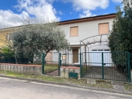 casa indipendente in vendita a Crespina Lorenzana in zona Cenaia