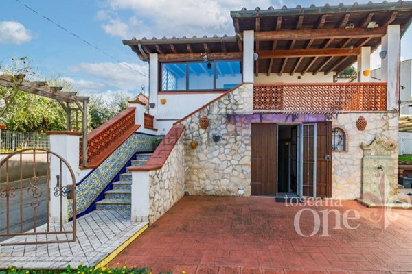 casa indipendente in vendita a Crespina Lorenzana