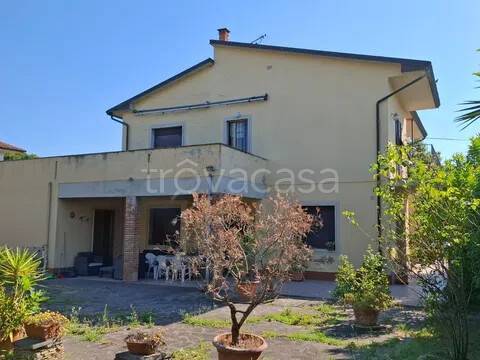 casa indipendente in vendita a Crespina Lorenzana in zona Cenaia