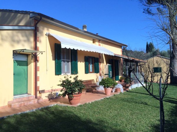 villa in vendita a Crespina Lorenzana in zona Crespina