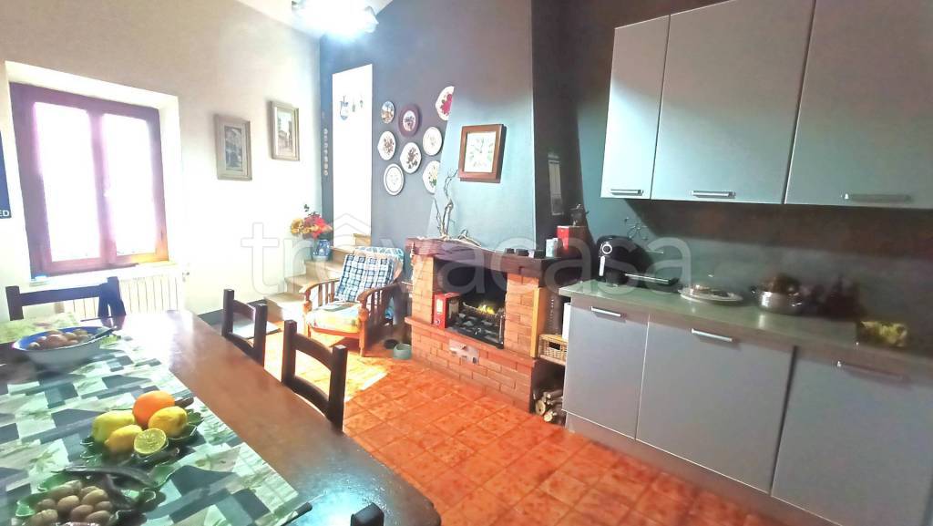 appartamento in vendita a Crespina Lorenzana in zona Crespina