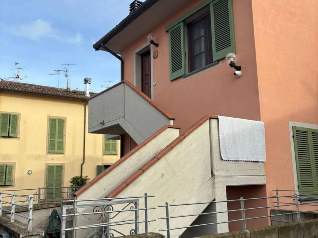 appartamento in vendita a Crespina Lorenzana in zona Lorenzana