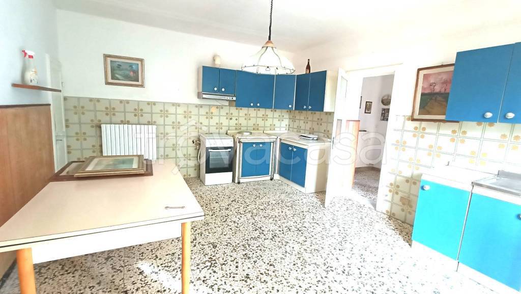 appartamento in vendita a Crespina Lorenzana in zona Lavoria