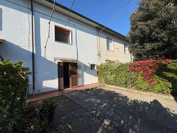 casa indipendente in vendita a Crespina Lorenzana in zona Lavoria