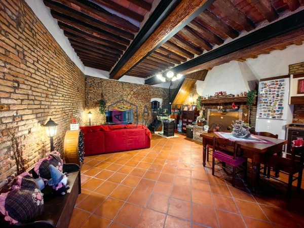 casa indipendente in vendita a Crespina Lorenzana in zona Colle