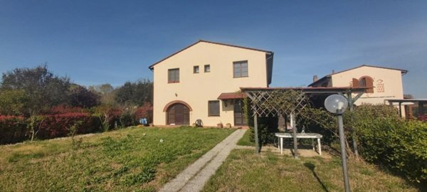 casa indipendente in vendita a Crespina Lorenzana in zona Cenaia