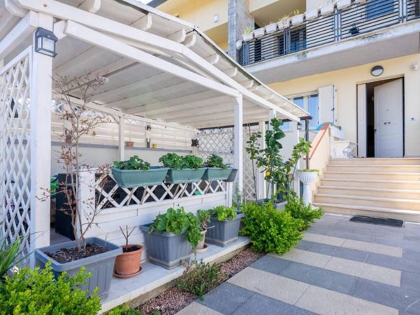 casa indipendente in vendita a Crespina Lorenzana in zona Ceppaiano