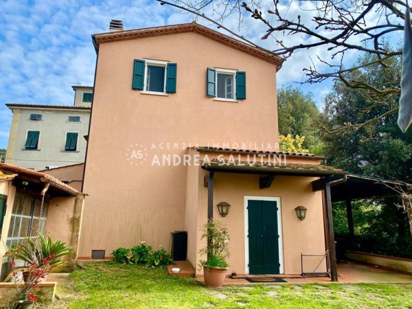 casa indipendente in vendita a Crespina Lorenzana in zona Lorenzana