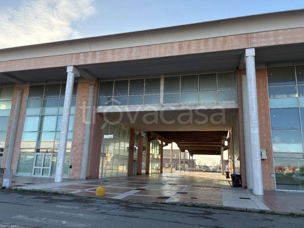 ufficio in vendita a Crespina Lorenzana in zona Lavoria