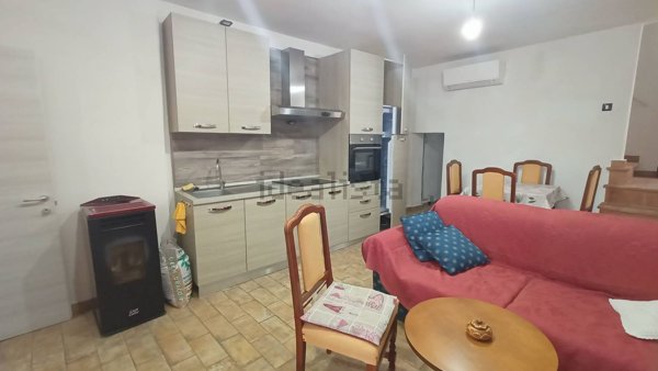 appartamento in vendita a Crespina Lorenzana in zona Crespina
