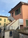 casa semindipendente in vendita a Crespina Lorenzana in zona Cenaia