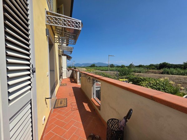 appartamento in vendita a Crespina Lorenzana in zona Cenaia
