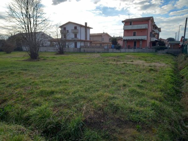 terreno in vendita a Crespina Lorenzana in zona Cenaia