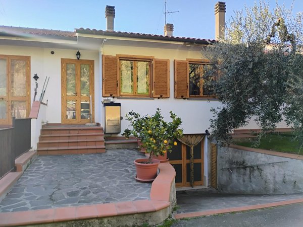 casa indipendente in vendita a Crespina Lorenzana in zona Crespina