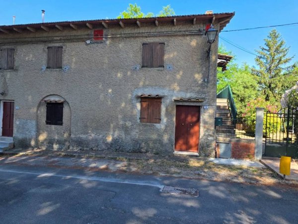 casa indipendente in vendita a Crespina Lorenzana in zona Lorenzana