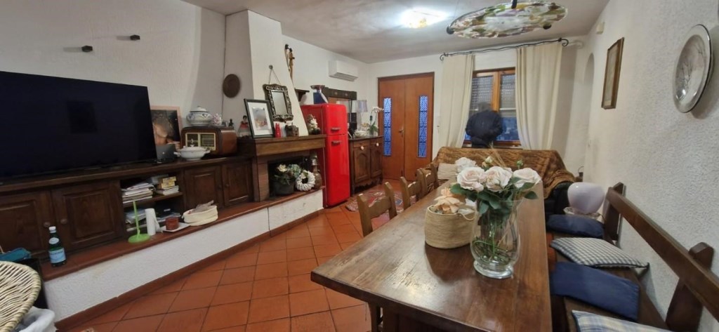 casa indipendente in vendita a Crespina Lorenzana