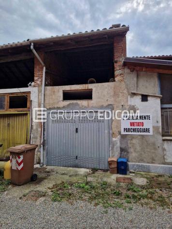 locale commerciale in vendita a Recetto
