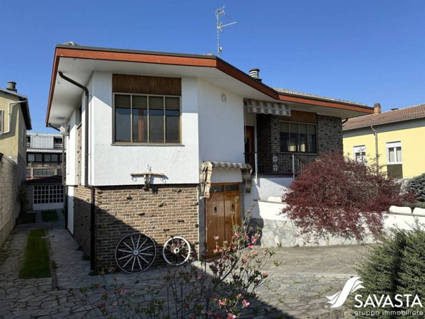 casa indipendente in vendita a Recetto