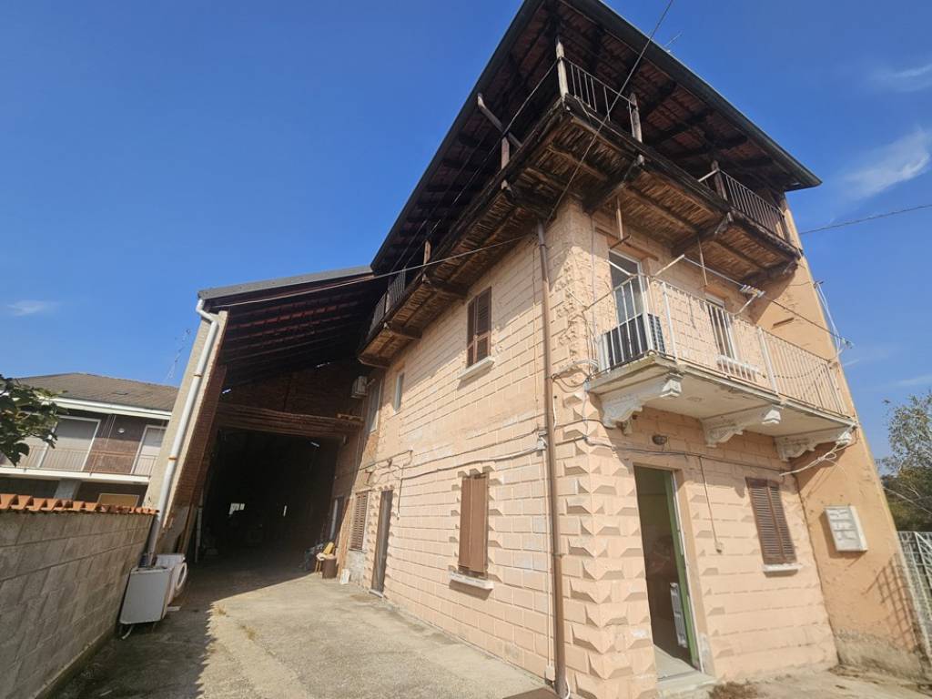 casa indipendente in vendita a Recetto