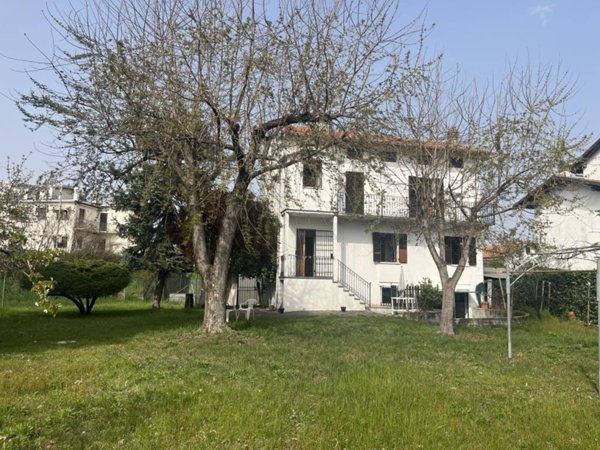casa indipendente in vendita a Romagnano Sesia