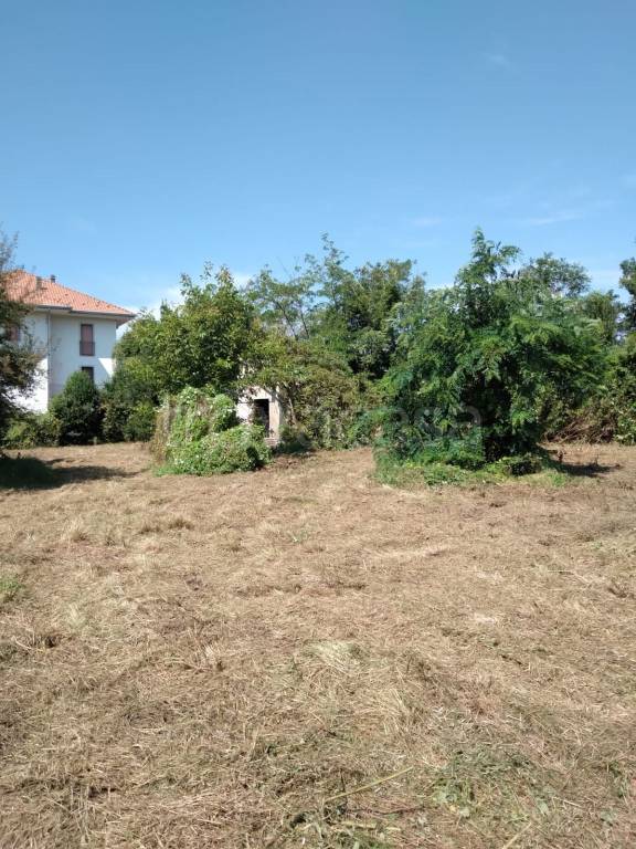 terreno edificabile in vendita a Romagnano Sesia