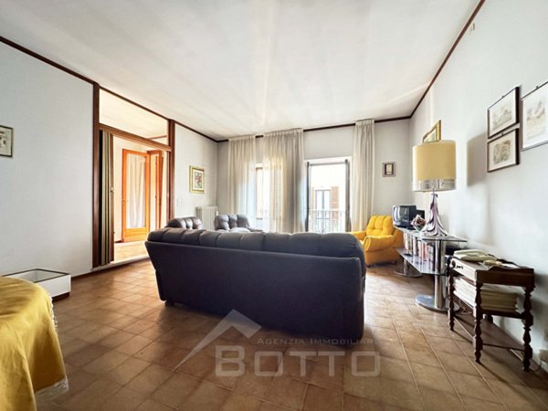 casa semindipendente in vendita a Romagnano Sesia