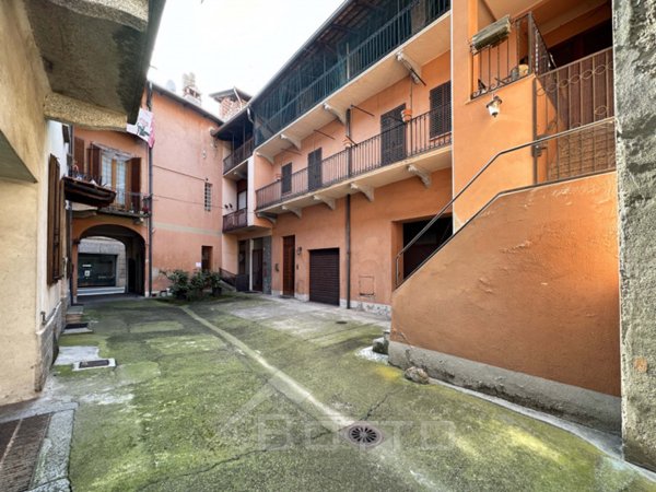 casa semindipendente in vendita a Romagnano Sesia