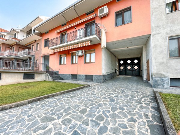 casa indipendente in vendita a Romagnano Sesia