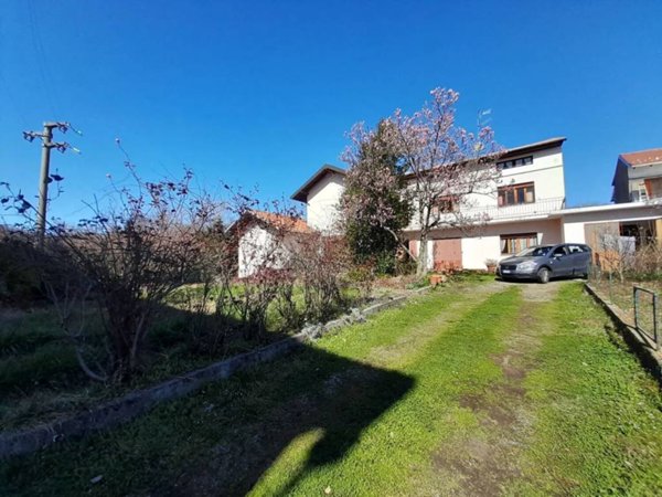 casa indipendente in vendita a Romagnano Sesia