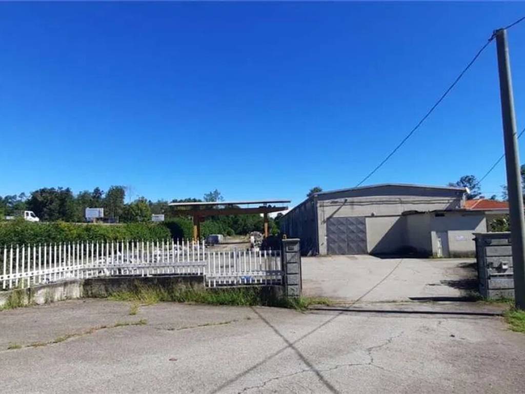 locale commerciale in vendita a Romagnano Sesia