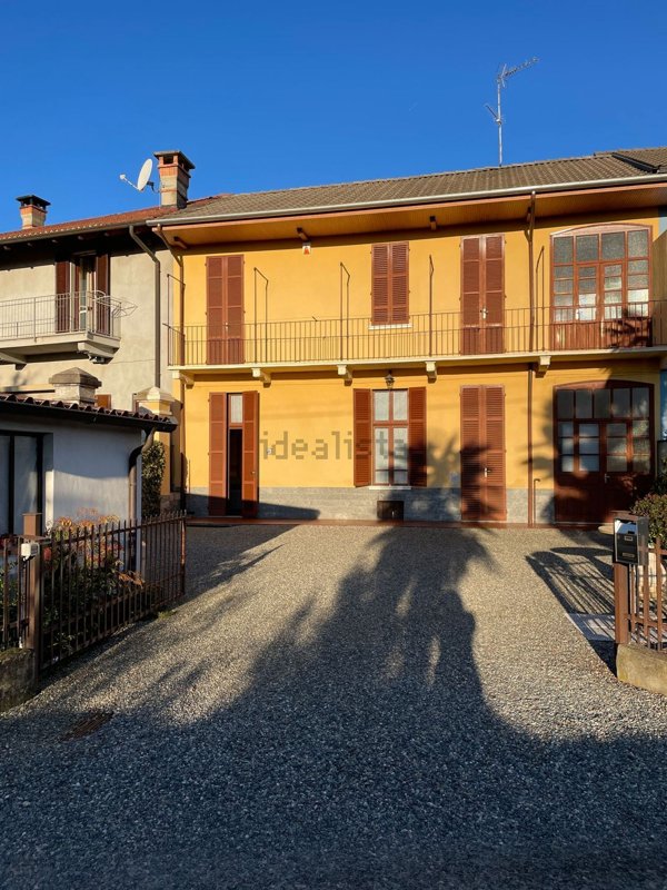 casa indipendente in vendita a Romagnano Sesia in zona Mauletta