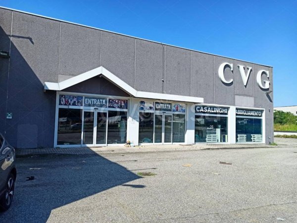 locale commerciale in vendita a Romagnano Sesia