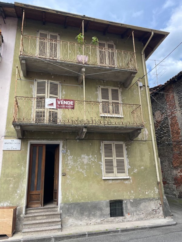 casa indipendente in vendita a Romagnano Sesia