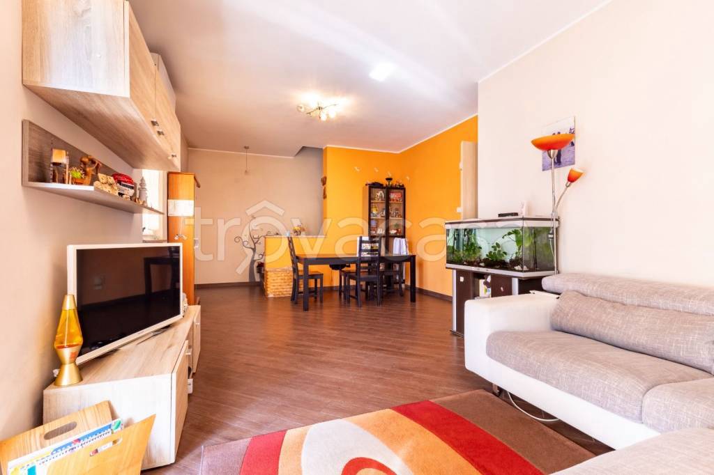 casa indipendente in vendita a Romagnano Sesia