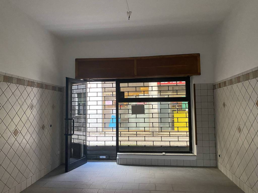 negozio in vendita a Romentino