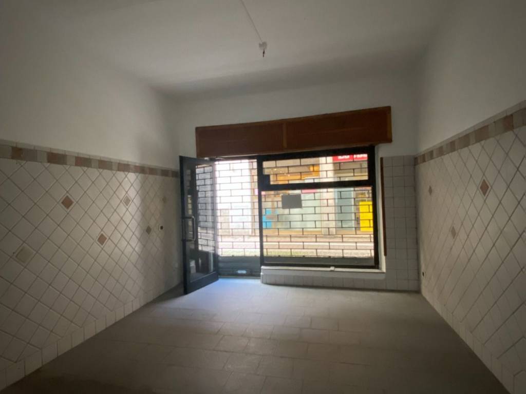 negozio in vendita a Romentino